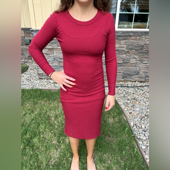 Philosophy Dresses & Skirts - Midi Bodycon Dress (XS)